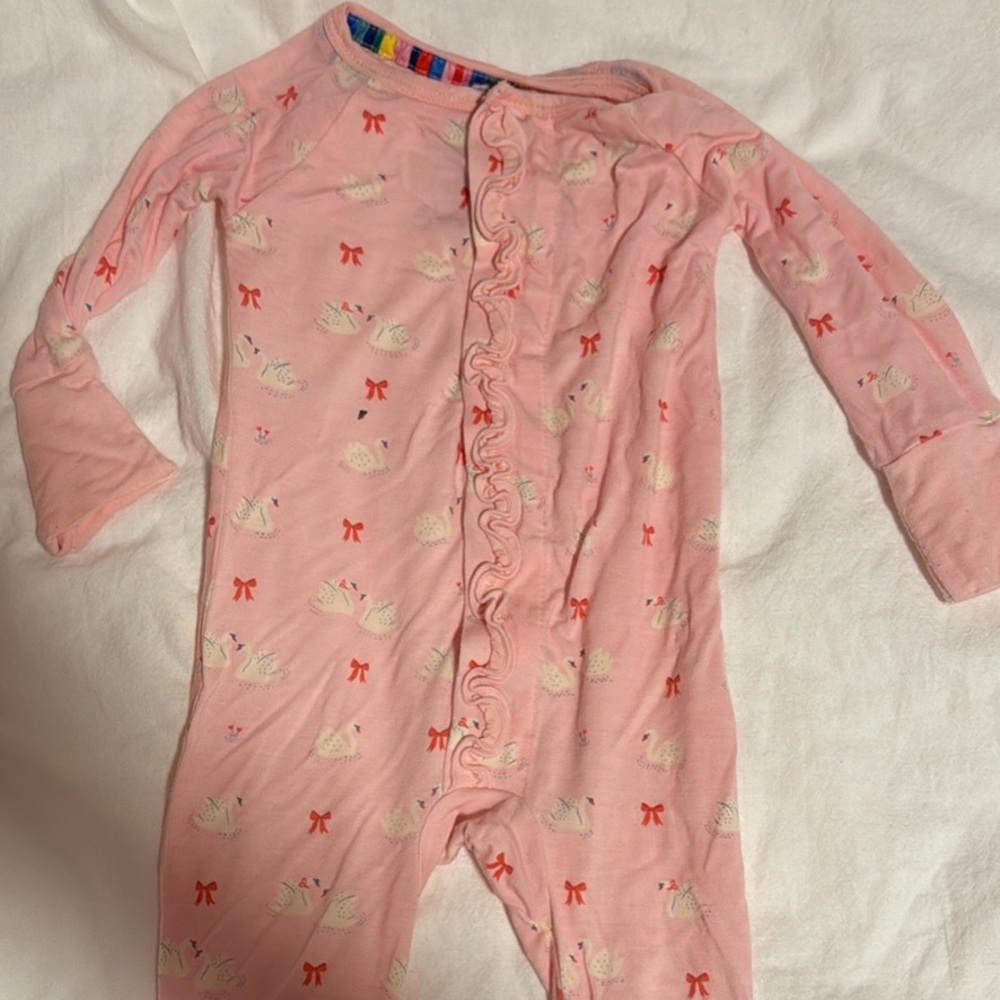 Magnetic Me Swan Convertible Onesie - 0-3m